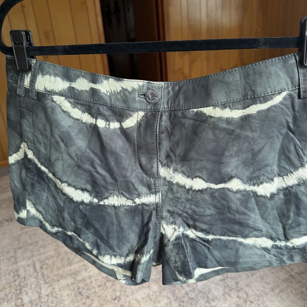 Tory Burch Shorts Size 12 Leather Tie Dye Justine Grey White Lined Women - Picture 6 of 16